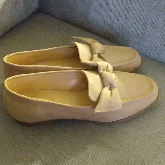 Bandolino Anella Light Natural Suede Loafers with Bow - Picture 3 of 7